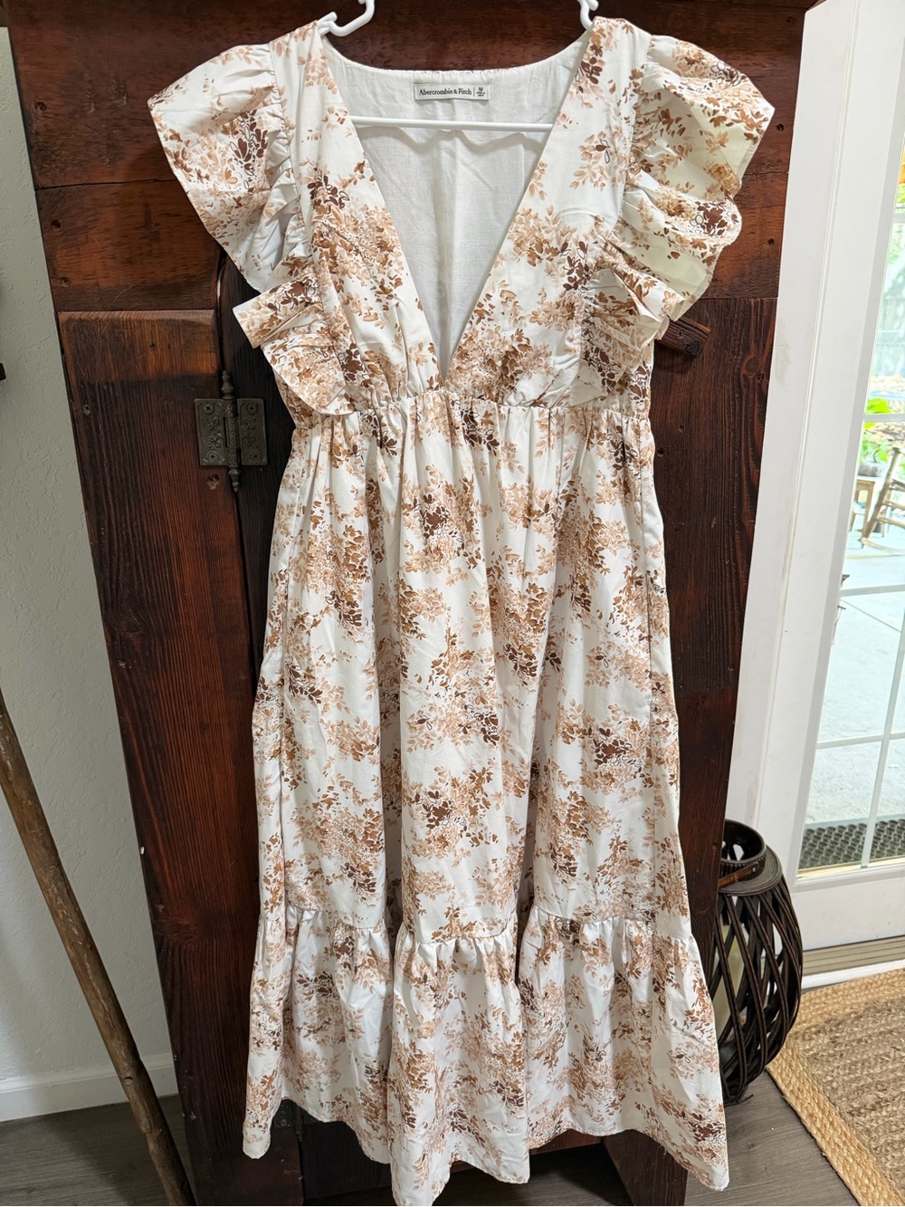Abercrombie & Fitch Deep V Cream and Brown Floral Ruffle Midi Dress Size Med EUC
